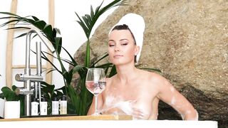 Anna Zapala Naked Soapy Bathtub OnlyFans Video Leaked