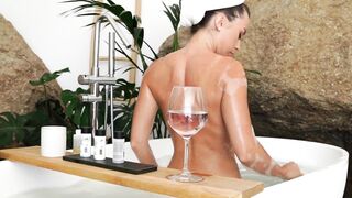 Anna Zapala Naked Soapy Bathtub OnlyFans Video Leaked