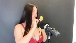 ASMR Wan Sucking a Banana Video Leaked